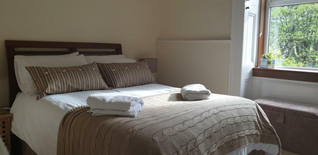 The Old Rectory Bed & Breakfast Largs Bagian luar foto
